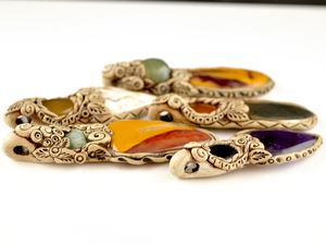 Colgante de Joyería Religiosa Clásica Hecho a Mano con Doble Gema, Cristal Curativo, Diamante y Diseño Étnico de Arcilla Polimérica - Product Image 3