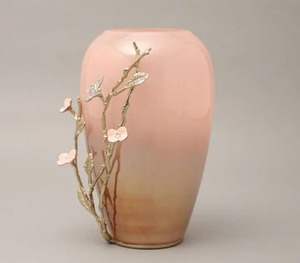 Luxueux joli vase à fleurs florales rose Pièce décorative de designer unique parfaite pour les fleurs artificielles et les intérieurs - Product Image 4