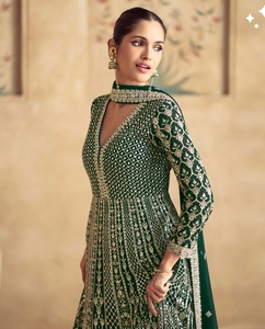 Robe traditionnelle indienne en soie lourde brodée, style modeste, style Rajasthan, pour femmes - Product Image 4