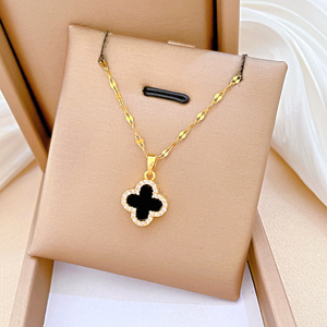 Conjunto de Collar y Aretes de Trébol de Titanio Resistente a la Decoloración, Estilo Punk, Micro Pavimentado con Piedra Natural, Chapado en Oro, Joyería Única para Mujer - Product Image 3