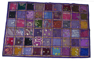 Nappes de table ethniques indiennes décoratives en patchwork de sari, chemin de table tribal artisanal, textile bohème coloré pour table à manger - Product Image 3