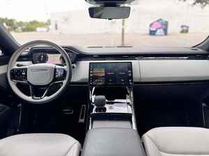 Land Rover Sport P400 Dynamic SE AWD 2024 con Volante a la Izquierda, Cámara Trasera, Arranque Remoto y Asientos de Cuero - Product Image 3