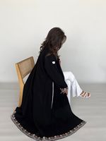 Robe de mariée islamique élégante et éco-responsable à manches longues, brodée de dentelle florale, abaya avec hijab inclus, chaussures et sacs en dentelle