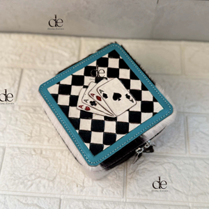 Caja de almacenamiento de joyería de tamaño grande de cuero mecanizado a mano de última moda, caja organizadora de maquillaje con patrón de cuadros negros de cuero - Product Image 1