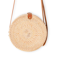Tas Bahu Bulat Rotan Anyaman Tangan dengan Tali Kulit yang Dapat Disesuaikan dan Penutup Kancing untuk Gaya Pantai Musim Panas & Vintage