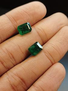 มรกตแซมเบียธรรมชาติไม่ผ่านการบำบัด รูปทรงแปดเหลี่ยม คู่ 5.53 กะรัต สีเขียวสดใส มีตำหนิเล็กน้อย ความเงางามระดับท็อป - Product Image 6