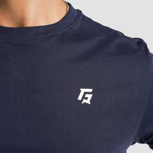 T-shirt décontracté Adventure en bleu marine - Coupe classique, technique de teinture unie - Product Image 5