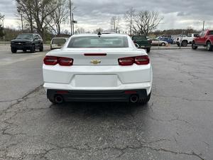 Camaro 1LT Coupé RWD 2023 Usado de Élite - Product Image 5