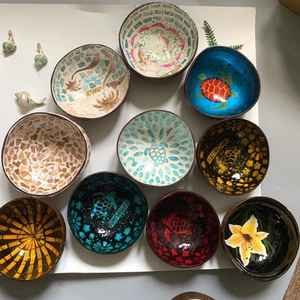 Bol en coque de noix de coco naturelle, fait à la main, écologique, durable, pour servir des salades, des smoothies, du riz, des fruits et de la décoration - Product Image 6