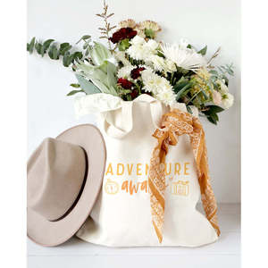 L'aventure vous attend : Sac fourre-tout en toile de coton pour femme, idéal pour les sorties excitantes - Product Image 3