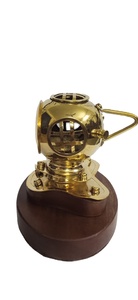 Nouveau et personnalisé artisanat décoratif Antique en laiton poli Sculpture à la main Base en bois intérieurs décor à prix compétitif - Product Image 5