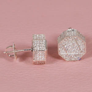 Pendiente de Plata de Ley 925 con diamante moissanita perfecto con claridad VVS que se destaca como opción distintiva para el uso diario - Product Image 2