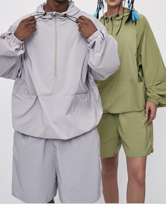 Ensemble de survêtement pour homme en nylon noir de haute qualité, veste à manches longues à col cheminée en velours surdimensionné avec rayures et passepoil, short de survêtement - Product Image 5