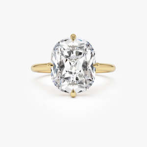 Bague de fiançailles solitaire opulente en or 14K avec diamant de laboratoire taille coussin, 5.05 carats total, couleur E-F, clarté VS, certifiée IGI - Product Image 1