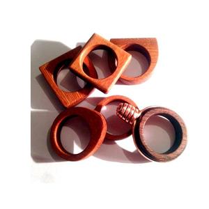 Anneaux de serviette en bois de luxe conçus pour les arrangements de table raffinés, les célébrations, les mariages, les hôtels, les restaurants et les maisons - Product Image 2