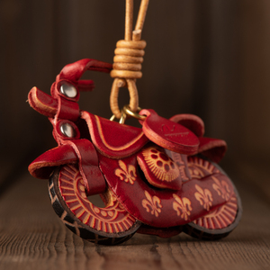 <span class=keywords><strong>LLavero</strong></span> de cuero rojo para motocicleta, <span class=keywords><strong>llavero</strong></span> hecho a mano de cuero genuino, elegante abalorio de motocicleta para bolsos o regalos - Product Image 4