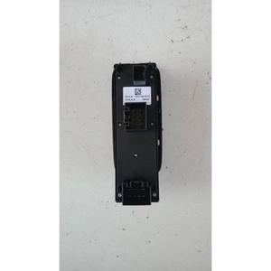 Panneau de boutons avant gauche FORD EcoSport Série (12>) CN1514A132CC - Product Image 4