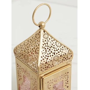 Mini lanterne à bougie marocaine en métal décoratif antique avec lanternes suspendues et au sol en verre couleur pêche - Product Image 2