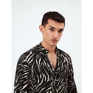 Camisa abotonada con estampado de cebra para hombre - Product Image 4