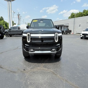 UNA HERMOSA CAMIONETA R-IT USADA DEL 2023 CON TRANSMISIÓN ELÉCTRICA - Product Image 1
