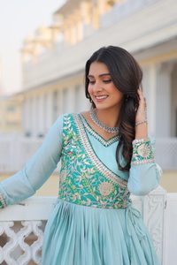 ชุดราตรีสีดำทำจากไหม georgette มี dupatta สีดำ pishwas anarkali gharara - Product Image 4