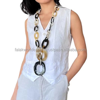 Collier pendentif en corne de buffle classique moderne de haute qualité, fait main avec une chaîne au design unique, respectueux de l'environnement, idéal pour un mariage