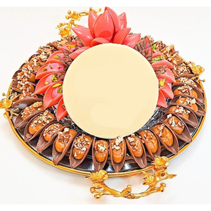 Desserts au design exclusif servant un plateau à chocolat en métal de qualité supérieure finition dorée plat d'hôtel pour chocolats bonbons et bonbons - Product Image 1