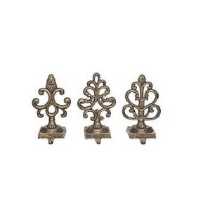 Lot de 3 cintres pour bas de vacances finition dorée Designs Cast Metal Mantel Hooks Iron Finish Christmas - Product Image 6