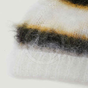 Bonnet en mohair en laine 100% avec texture élégante en peluche tricotée légère, respirante, imperméable et moelleuse, style décontracté - Product Image 6