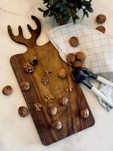 Tabla de cortar de madera antigua duradera más vendida con un atractivo clásico perfecto para cocinas de estilo tradicional y de granja - Product Image 3