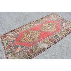 Alfombra Turca Vintage Ecológica de 3.9x8.1 pies, Alfombra de Lana Roja con Diseño de Patchwork y Base de Látex - Product Image 4