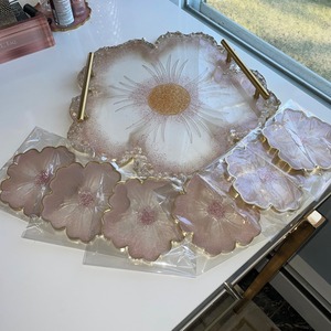 Bandeja de Resina Personalizable con Diseño Floral Hecho a Mano, Plato Decorativo para Servir en Fiestas y Eventos, Elegante Resina Epoxi - Product Image 2