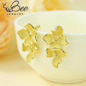 Pendientes de tuerca con diseño de flor en latón dorado de 14k estilo francés vintage, joyería única para el Día de San Valentín, pendientes de tuerca con forma floral para mujer - Product Image 3