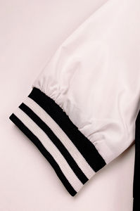 Nueva llegada bordada 2025 Impresión en stock de alta calidad Negro Hombres Liso en blanco Varsity Letterman Chaquetas Chaqueta de béisbol para hombres - Product Image 2