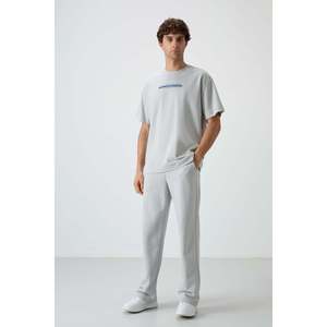 เสื้อยืดผู้ชาย Air Jones สีเทาสโตน ทรงโอเวอร์ไซส์ ผ้าคอตตอนผสม พื้นผิวมีเท็กซ์เจอร์ พร้อมลายกราฟิกพิมพ์ ผ้าเนื้อหนา - Product Image 3