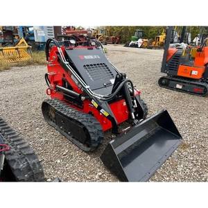 Mini-chargeuse sur chenilles AGROTK LRT23 2023 avec moteur EPA, chargeuse frontale avec composants de pompe, état neuf et occasion - Product Image 3