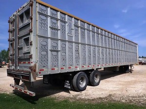 Remolque para Ganado con Componentes de Engranajes y Motor para Tractor en Venta - Product Image 3