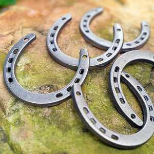 4 cái đúc sắt móng ngự<span class=keywords><strong>a</strong></span> cho tốt may mắn, bền gang vừ<span class=keywords><strong>a</strong></span> móng ngự<span class=keywords><strong>a</strong></span> 5 lỗ trên mỗi bên cho tường treo - Product Image 4