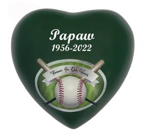 Corazón de béisbol para siempre en nuestro soporte de urna de recuerdo Opción Urna de corazón de metal Grabado personalizado Soporte opcional - Product Image 2