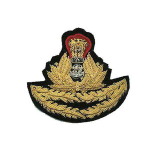 Insignes maçonniques brodés à la main avec logo nominatif personnalisé pour l'uniforme scolaire, vêtements et sacs conçus par le client - Product Image 3