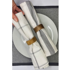 Lot de 4 ronds de serviette rustiques en bois fabriqués à la main - Product Image 5