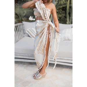 Casual Oversized <b>Poncho</b> Dress With Lightweight Feel Perfect For Relaxed Wear Layering Options And Everyday Fashion Use - Product Image 1