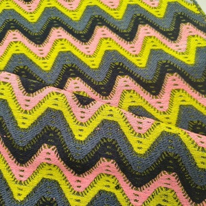 Tissu tissé Jacquard multicolore de luxe garçons filles teint en fil respirant matériau de sac lourd motif zigzag tricoté en chaîne - Product Image 1