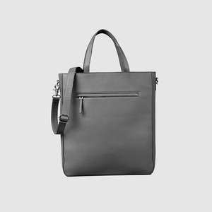 Sac fourre-tout d'été pour femmes The Poet, en cuir véritable gris, avec fermeture ouverte, couleur unie - Product Image 1