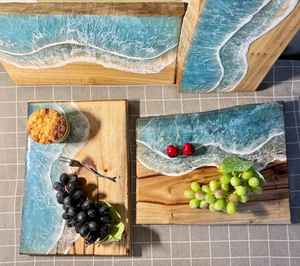 Planches à découper élégantes en résine et bois, fabriquées en bois d'acacia naturel et en bois de manguier, offrant une surface solide - Product Image 5