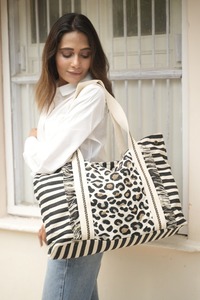 Sac fourre-tout de tous les jours matelassé à patchwork multicolore Sacs fourre-tout de luxe de qualité supérieure fabriqués en Inde Produit par fabricant indien - Product Image 5