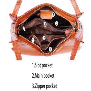 Bolso de hombro de cuero hecho a mano clásico espacioso asequible para artículos esenciales diarios y viajes - Product Image 4