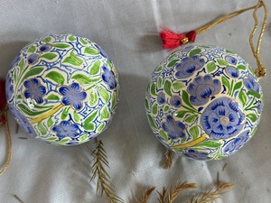 Festivo 8 cm papel Mache BOLA DE Navidad y adornos de árbol decoraciones de temporada navideña - Product Image 4