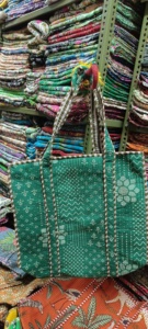 Bolso de hombro de algodón acolchado para mujer, bolso de supermercado con estampado de bloques hecho a mano para fiestas y compras de verano, Otoño e Invierno - Product Image 2