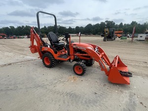 Chargeuse-pelleteuse compacte Kubota BX24S 4x4 d'occasion, mini-chargeuse, équipement de construction agricole - Product Image 1